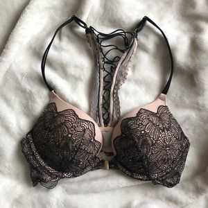 Victoria’s Secret bombshell bra